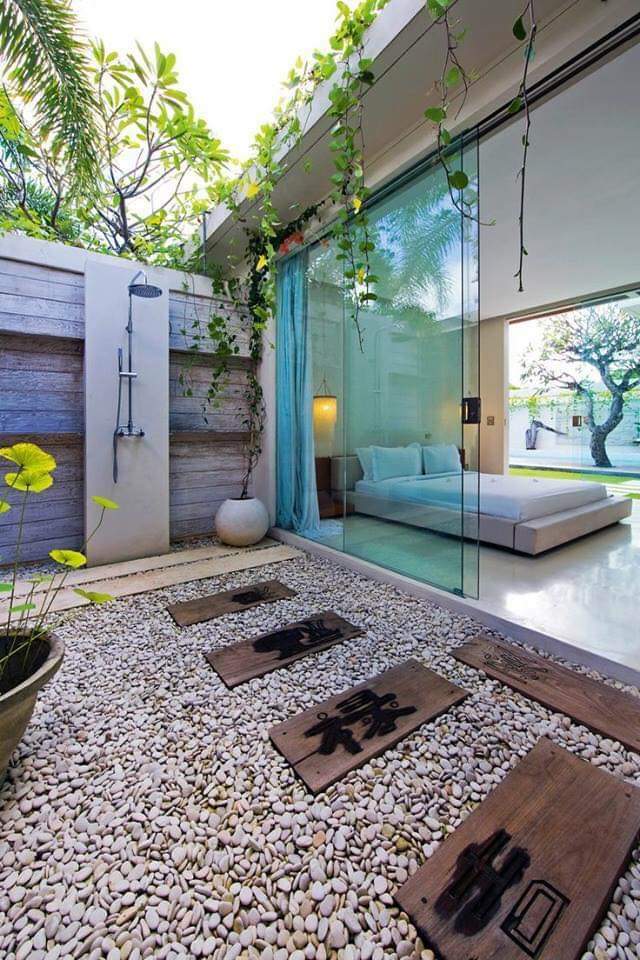 30 Gorgeous and Stunning Outdoor Shower Ideas