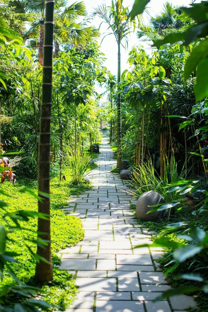 20 Easy and Amazing Garden Walkways Ideas