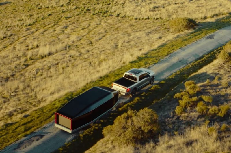 Lightship Electric Trailer Powers itself while Travelling and Camping