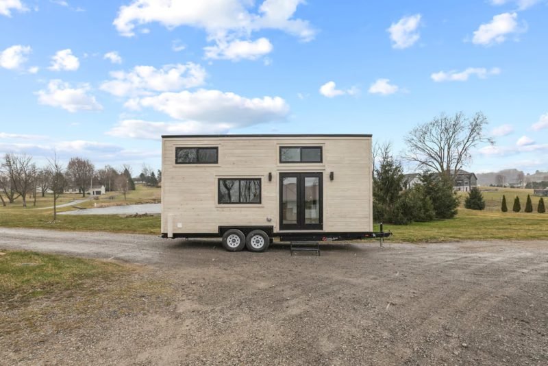 Light-filled Coastal Modern Tiny House Provides its Maximum Floorspace to its Residents