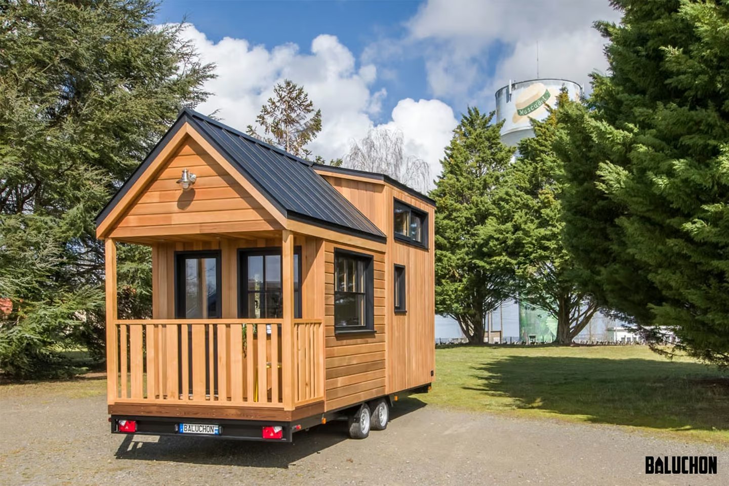 Charming Tiny House with Front Porch Reading Area: A Nostalgic Retreat