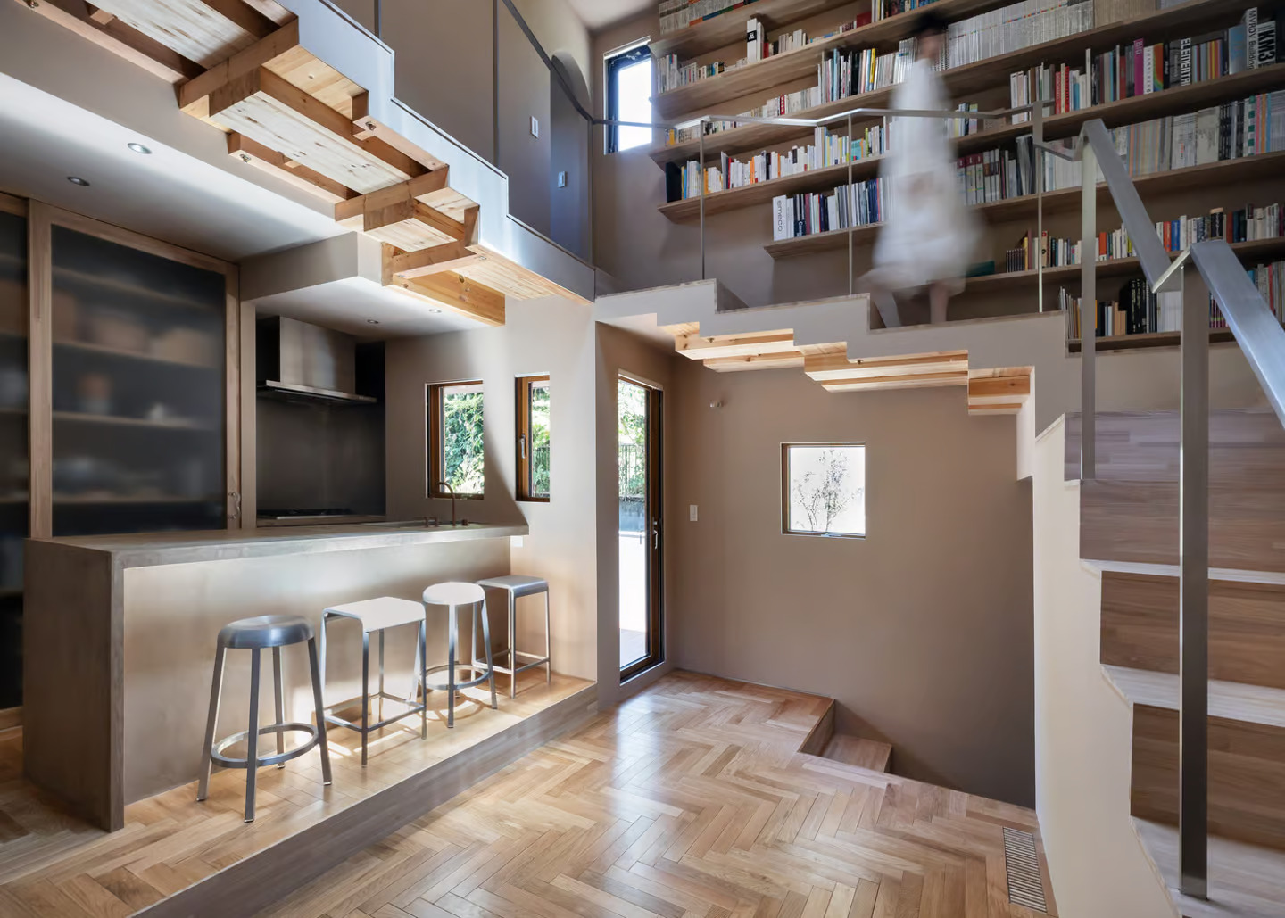 Japanese Cat-Centric Home: A Compact Living Space with Purpose