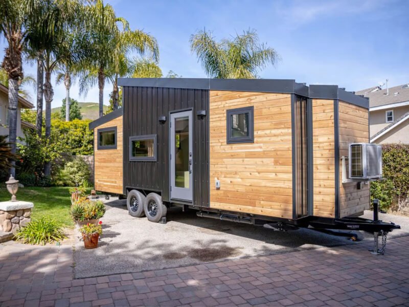 Space-Saving Tiny House Redefines the Modern Bachelor Pad